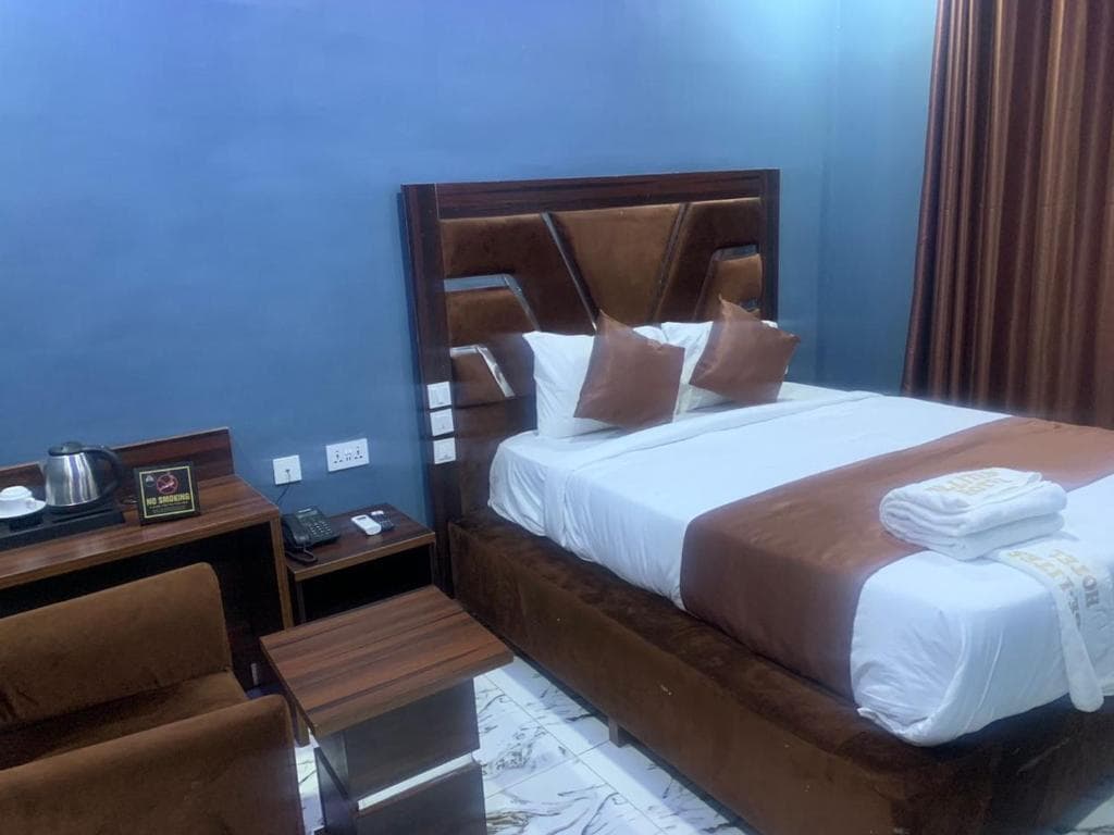 De-Lites Hotel