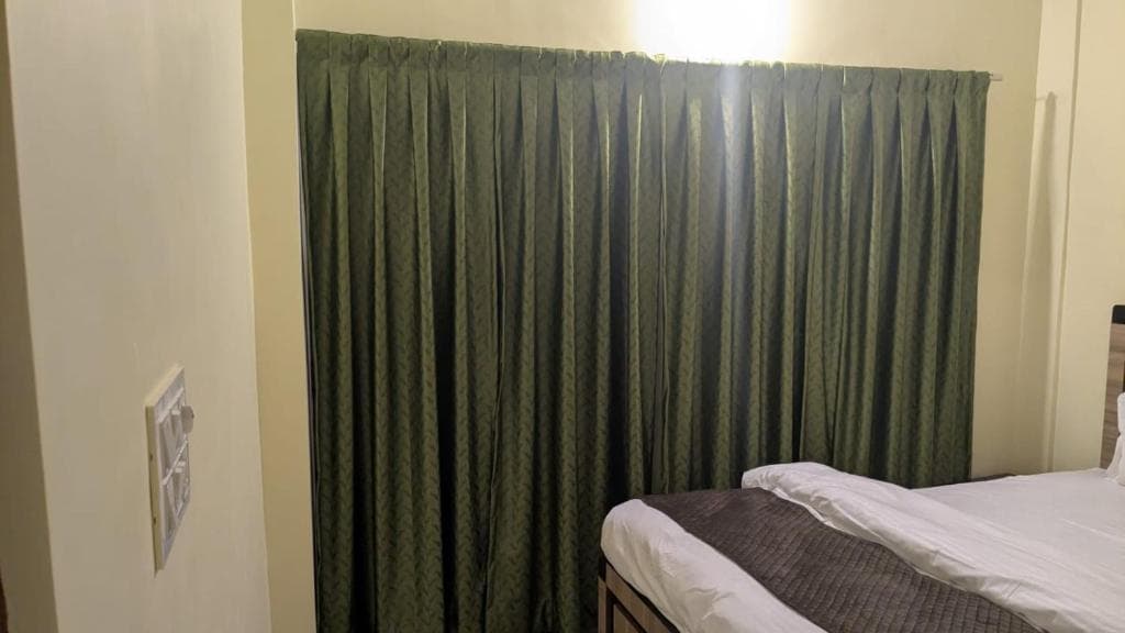 De Anmol Suites
