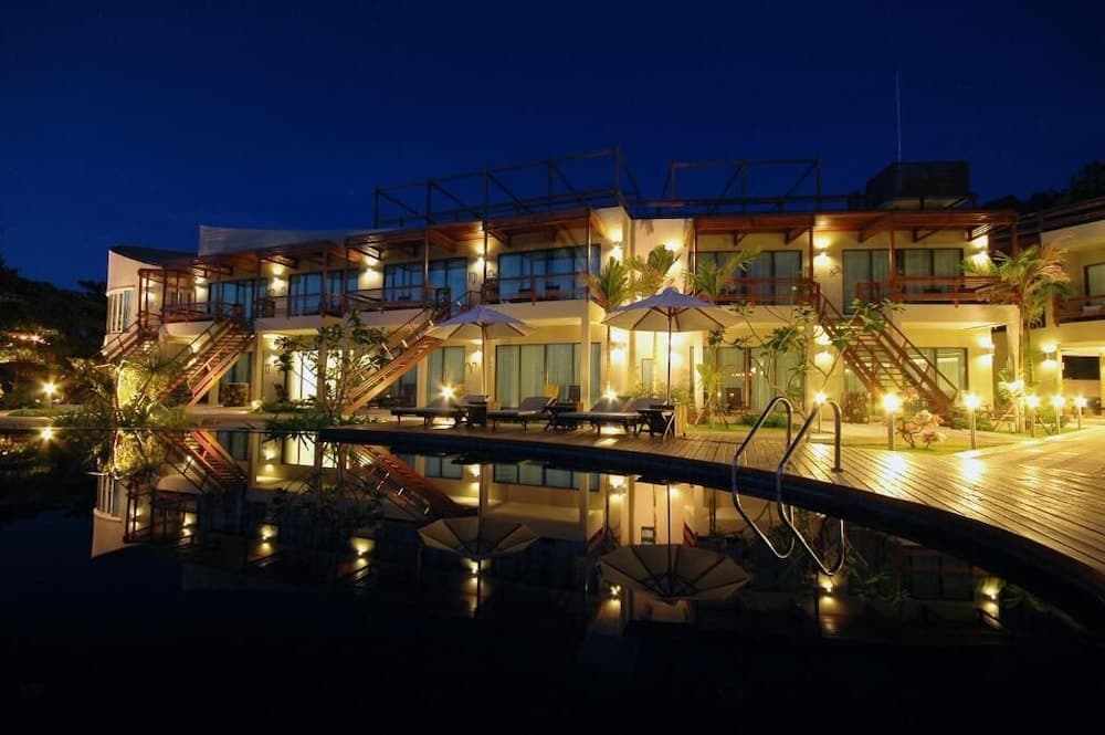 Maya Koh Lanta Resort