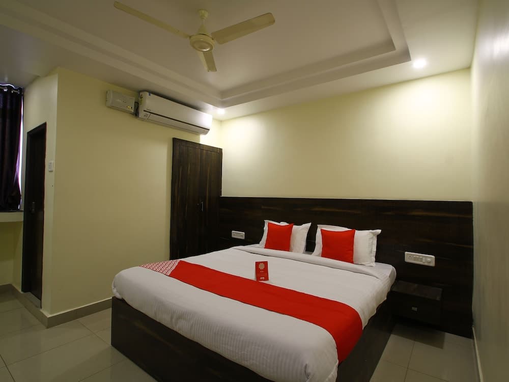 OYO 11938 Mitra Residency