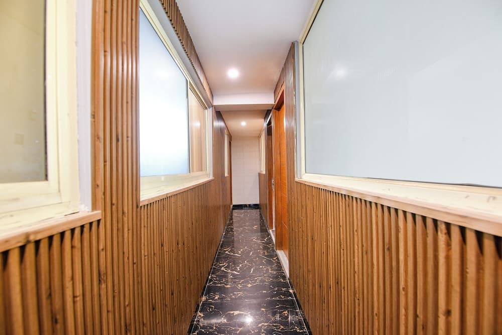 Fabhotel Hari Nagar Ashram
