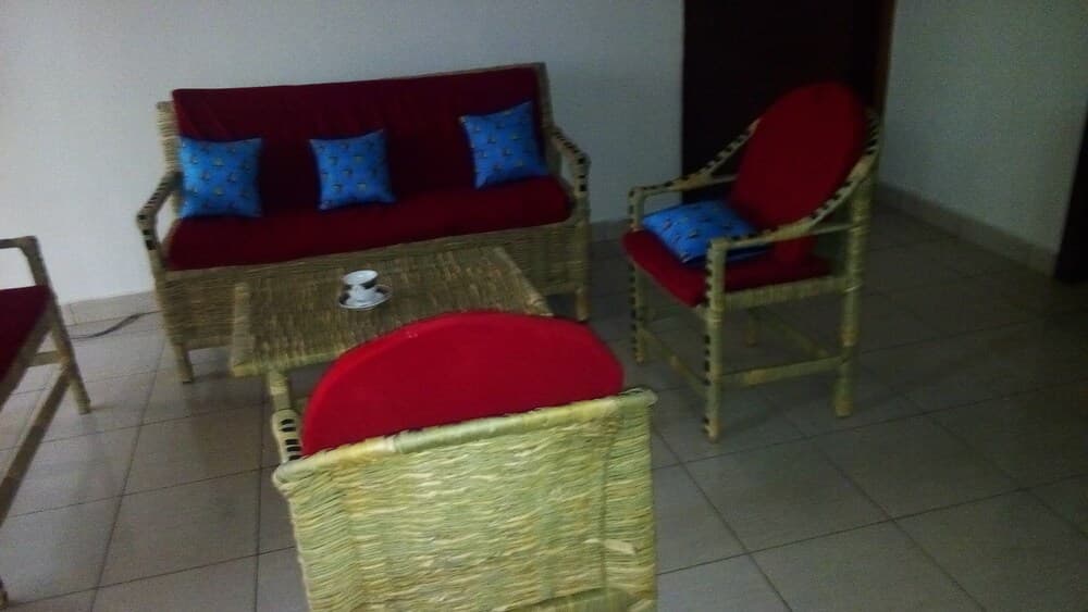 Isimbi House