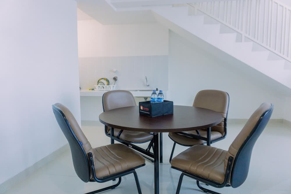 Modern Look and Spacious 1BR at Neo Soho Apartment By Travelio