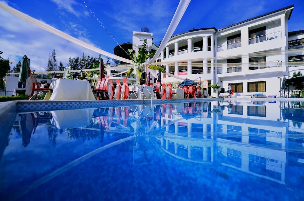 The Manor Hotel