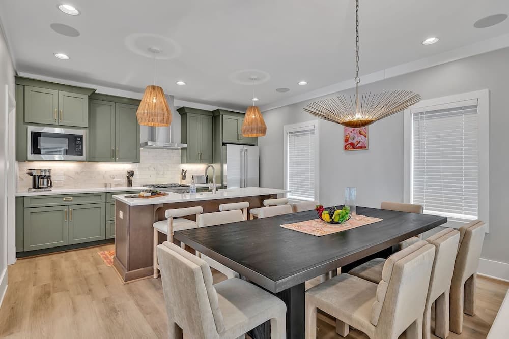 Alto-Private Rooftop Deck-8 Mins to Broadway