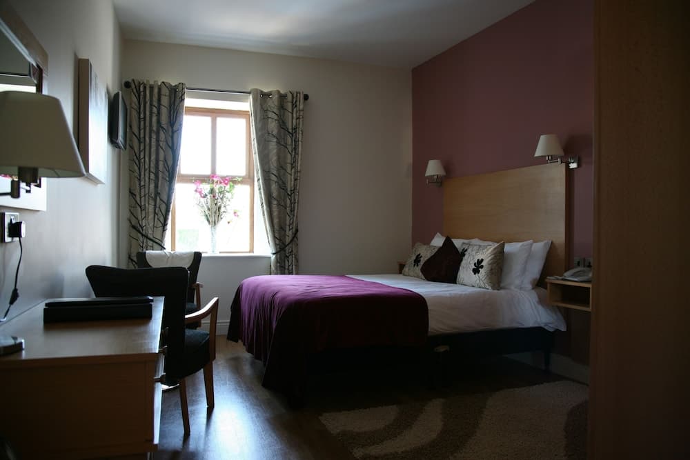 Coach House Hotel