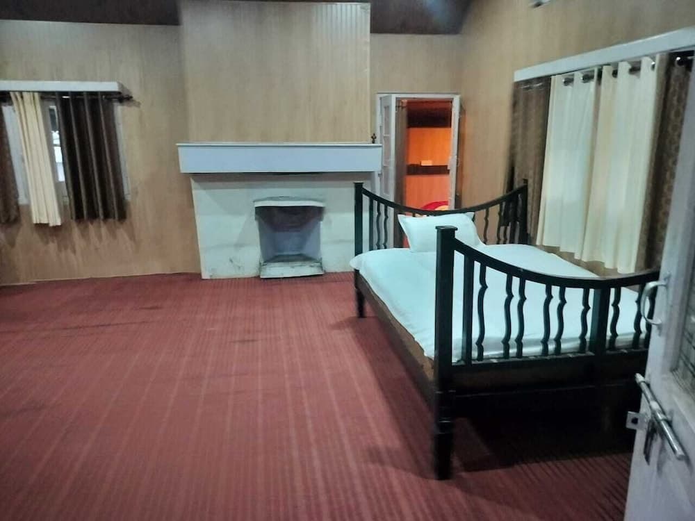 Castleton Casa