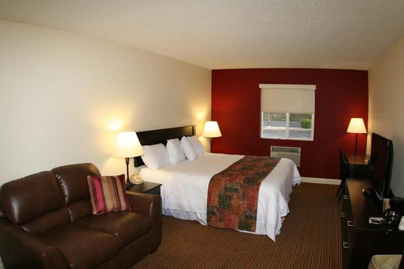 Lake House Hotel