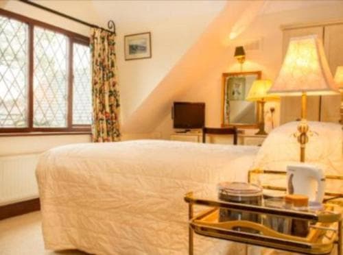 Tudor Place B&B