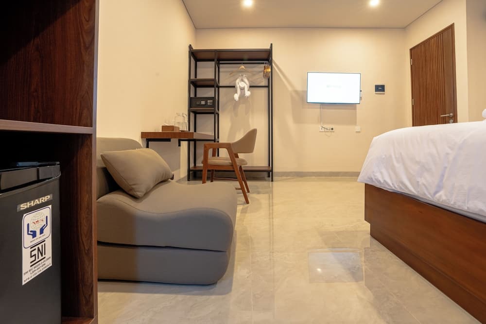 Miles Coliving