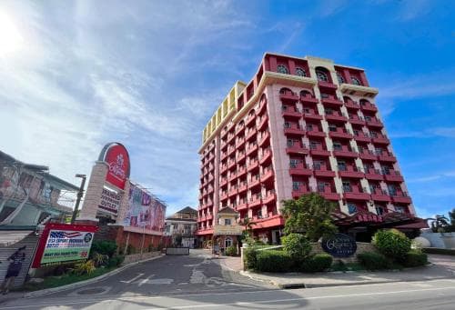 Crown Regency Suites & Residences - Mactan