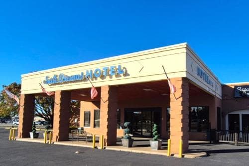 Suite Dreams Hotel