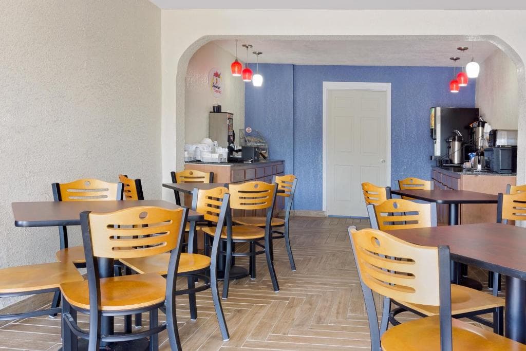Super 8 by Wyndham Florence