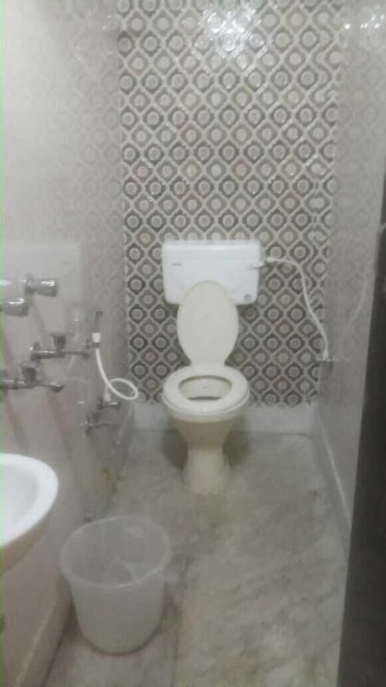 ADB Rooms Days Inn