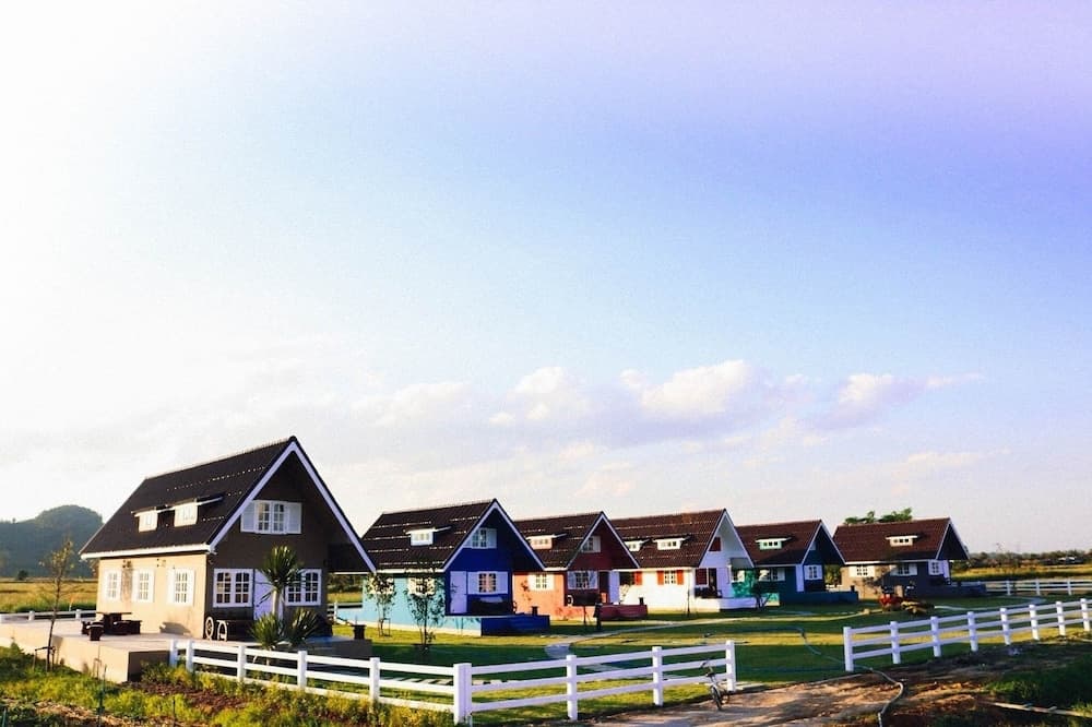 Dr. Lee Farm