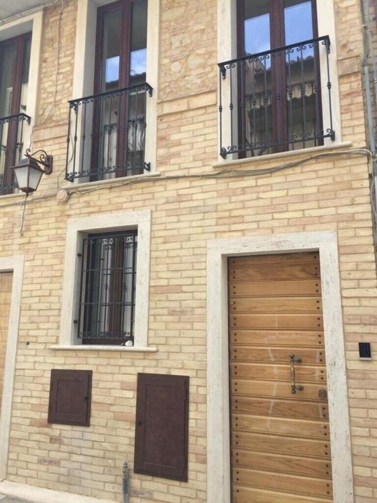 Domus Regina