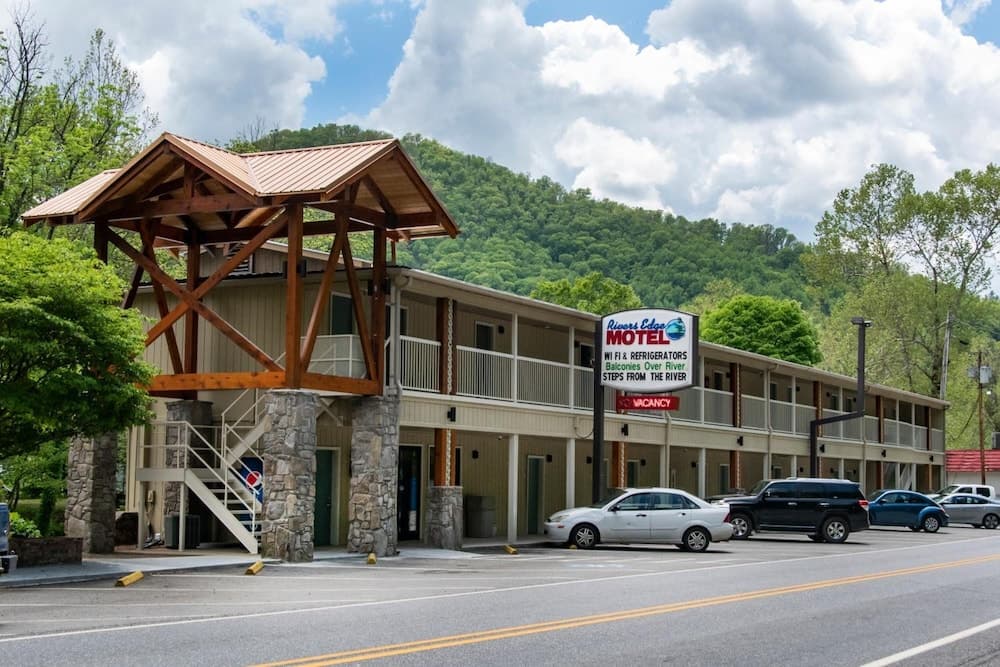 River's Edge Motel