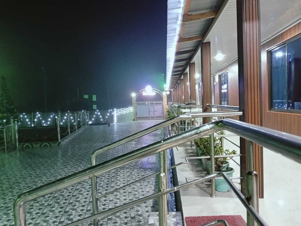 HQ Resort