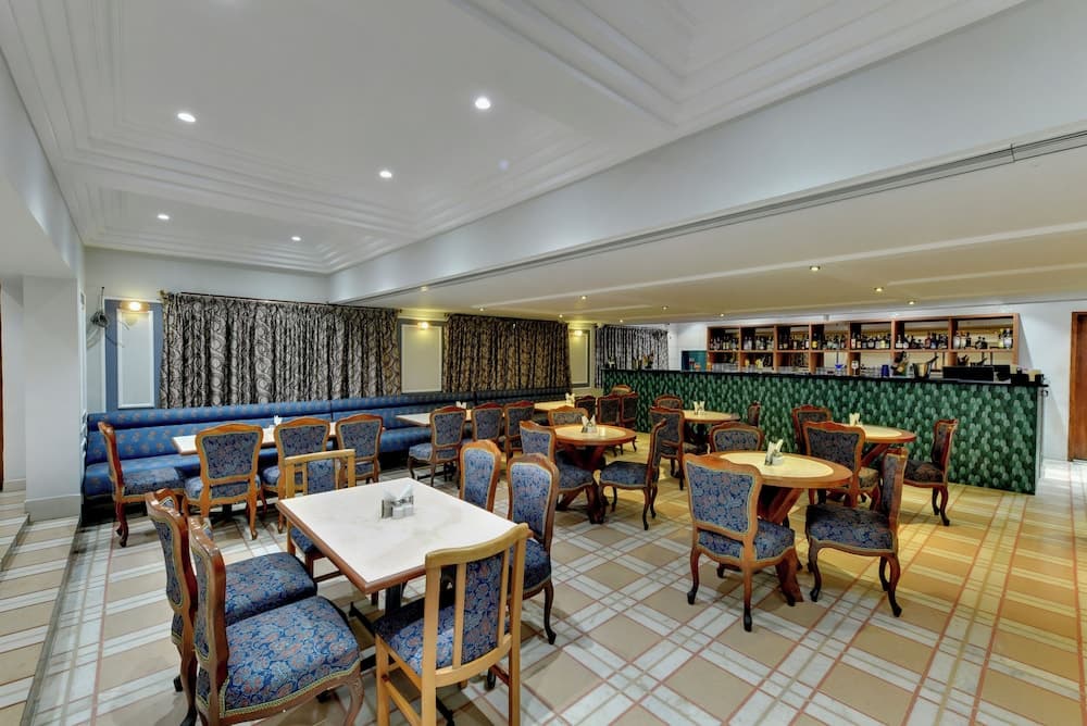 THE LUXANT HOTEL