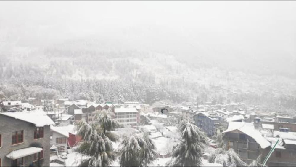 Goroomgo Ishaan Resort Manali