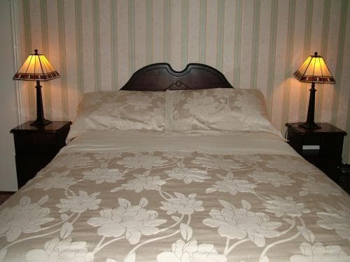 Hillside House B&B