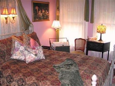 Larelle House Bed and Breakfast