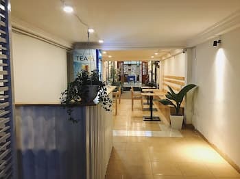 Toto Hostel