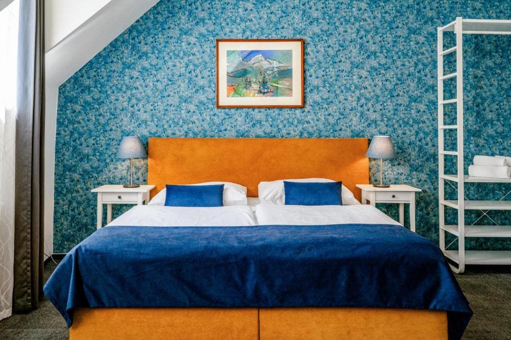 BlueBell Hotel