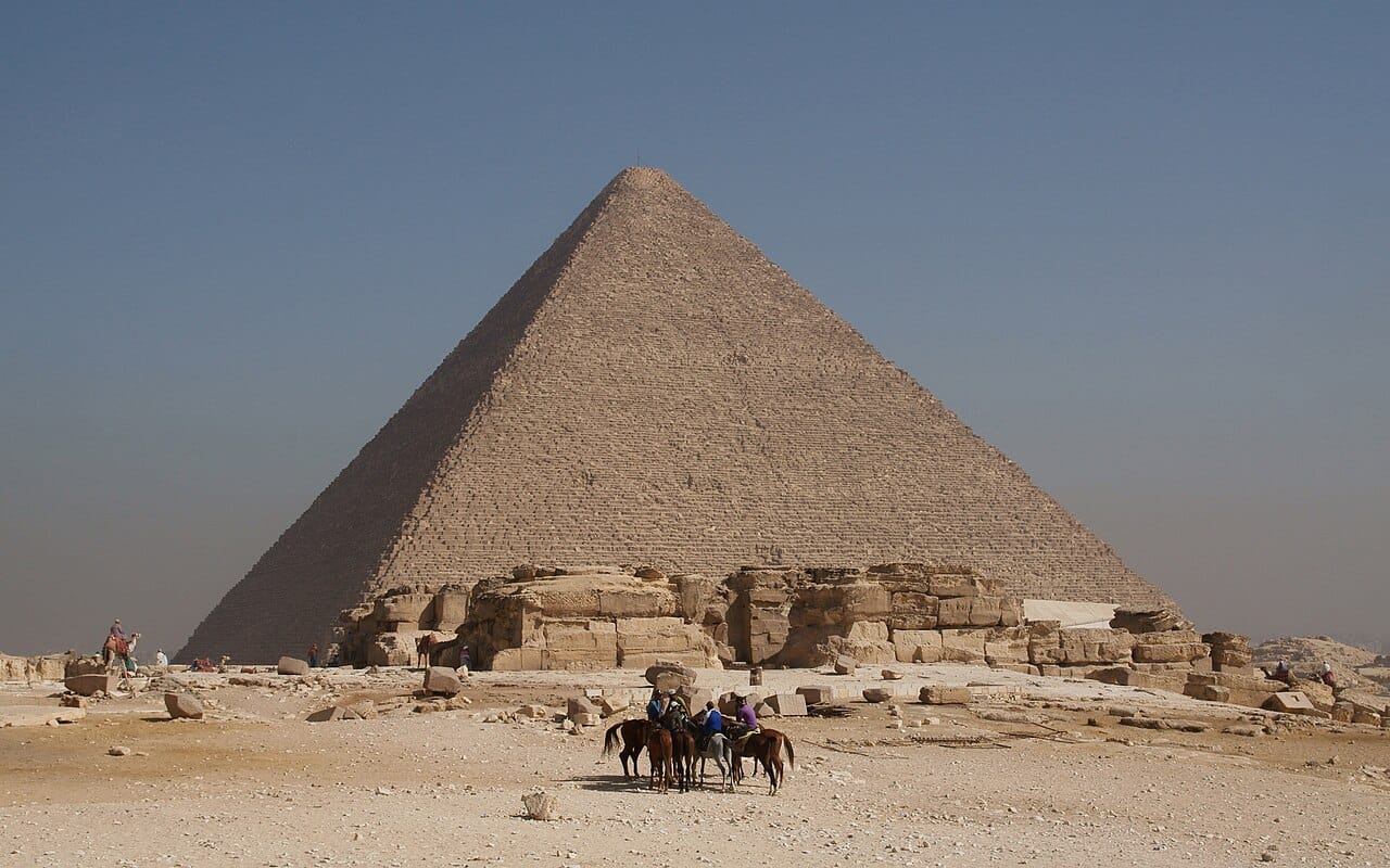 Great Pyramid of Giza tickets guide to plateau and Khufu interior access