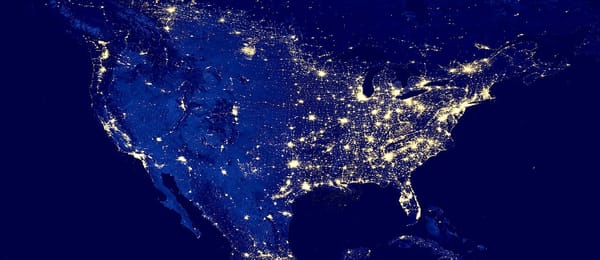 Dark sky map showing U.S. light pollution patterns for stargazing trip planning